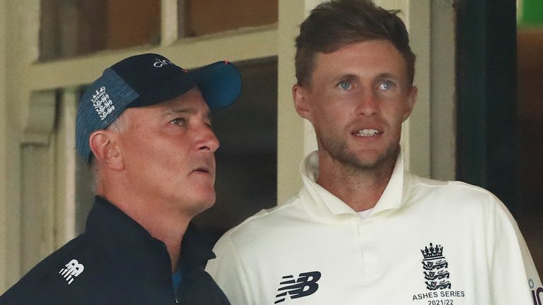 England assistant coach Graham Thorpe (left) and captain Joe Root (PA)