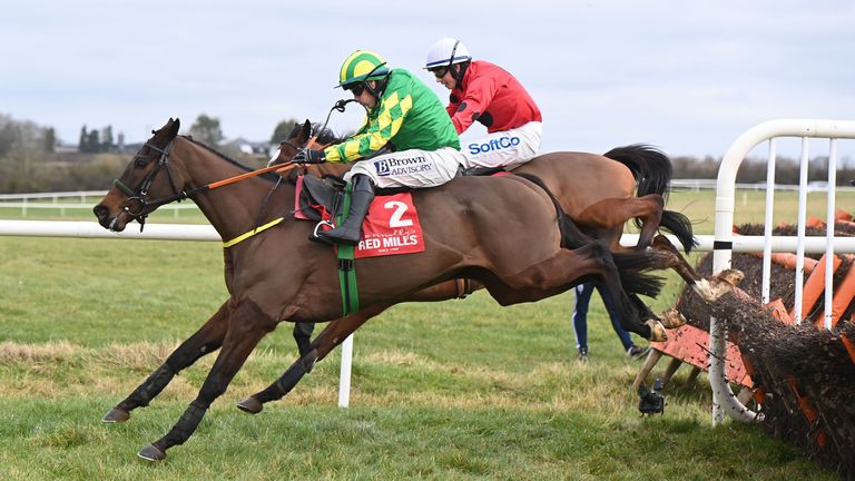 Pinkerton and Sean Flanagan win the Connolly's Red Mills Irish EBF Auction Maiden Hurdle at Thurles
