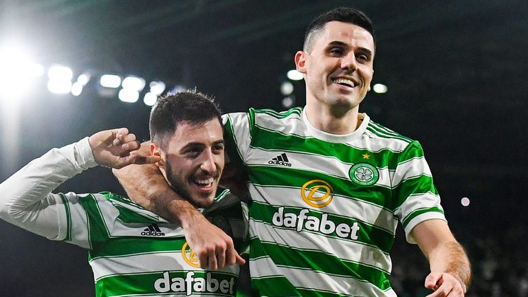 Tom Rogic sẽ bỏ lỡ ba trận đấu của Celtic sau khi được Úc gọi lên