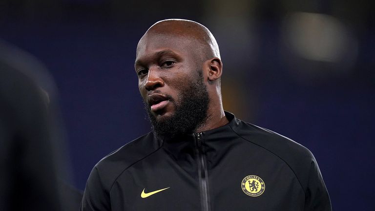 Chelsea&#39;s Romelu Lukaku warms up on the pitch ahead of the Premier League match at Stamford Bridge