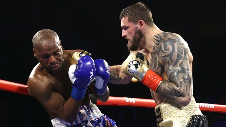 Smith on brutal Beterbiev: I’d finish the finisher