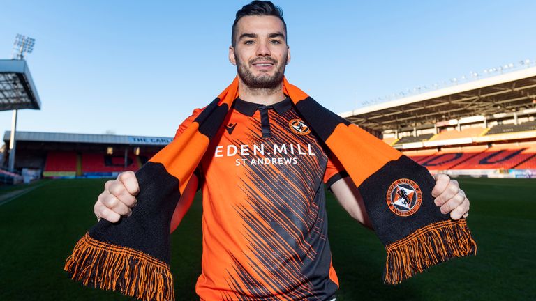 Tony Watt has signed a deal until 2025 at Dundee United