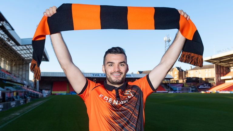 Tony Watt has signed a deal until 2025 at Dundee United