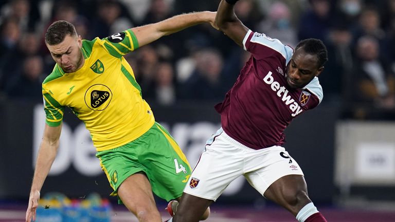 Michail Antonio duels with Ben Gibson