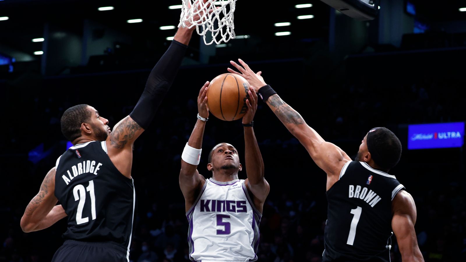 NBA DeMar DeRozan continues historic run in Chicago Bulls' win; Seth