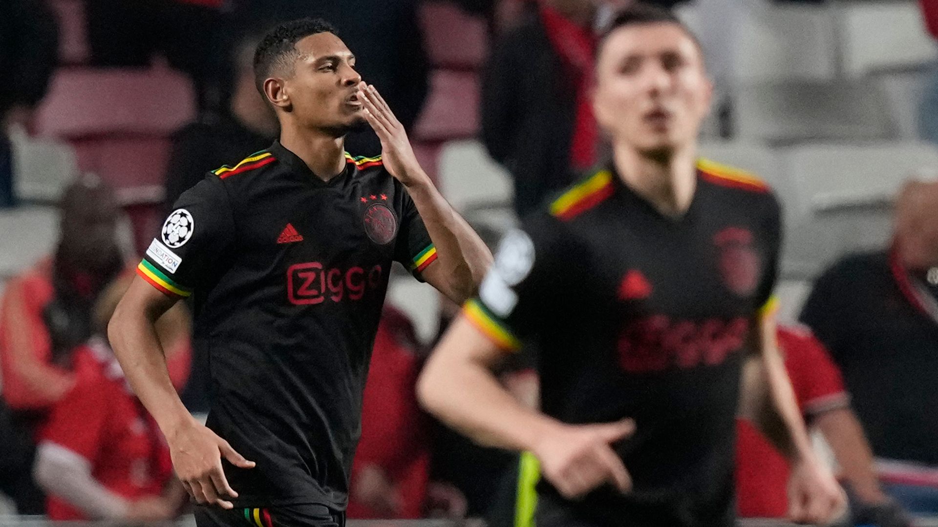 Haller on target at each end as Benfica battle to draw with Ajax
