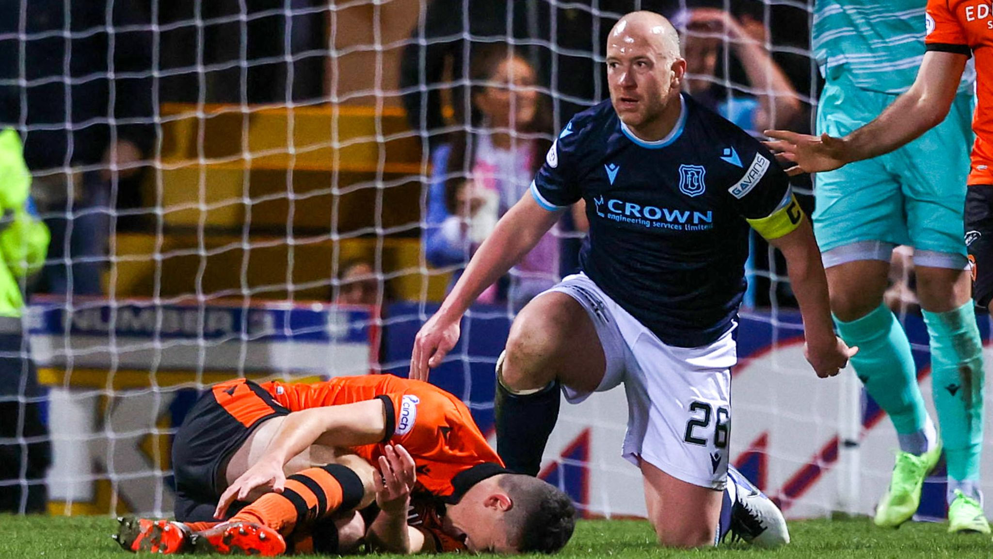 Dundee 0-0 Dundee Utd: Hosts slip to bottom of Scottish Premiership after  derby stalemate | Football News | Sky Sports