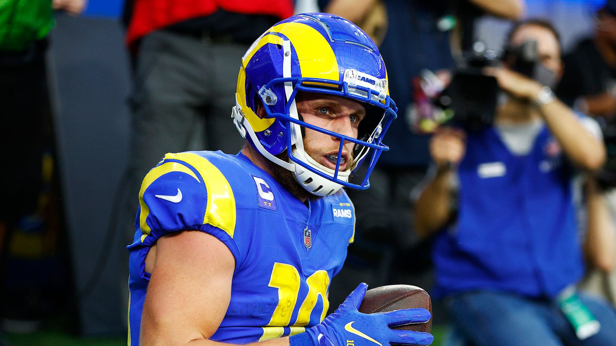 Getting A Ring Made It All Better': Rams TE Tyler Higbee on Missing the Super  Bowl With Knee Injury - Sports Illustrated LA Rams News, Analysis and More