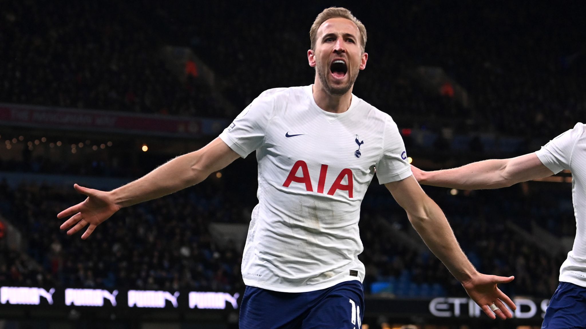 Man City 2-3 Tottenham Harry Kane lands knockout blow to ignite Premier League title race Football News Sky Sports