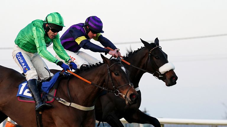 Abuffalosoldier (far side) in winning action