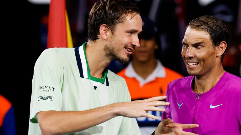 Australia, Melbourne: Tennis: Grand Slam - Australian Open, singles, men, final: Nadal (Spain) - Medvedev (Russia). Daniil Medvedev (l) and Rafael Nadal are talking after the match. Photo by: Frank Molter/picture-alliance/dpa/AP Images