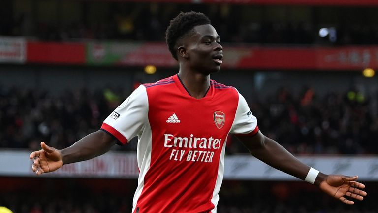 Bukayo Saka celebrates his goal against Brentford