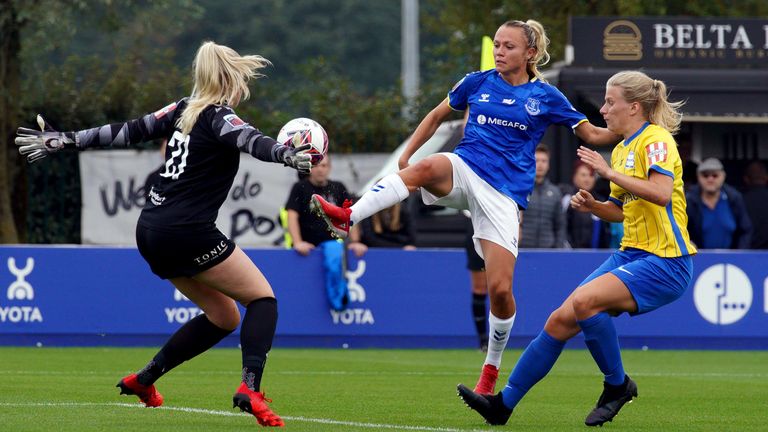 Everton's Claire Emslie (centre) in action during the FA Women's Super League match at Walton Hall Park, Liverpool. Picture date: Saturday September 25, 2021