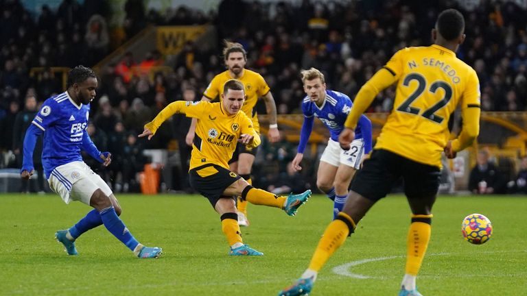 Daniel Podence puts Wolves back in front against Leicester