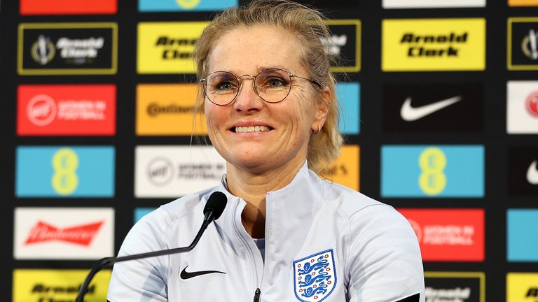 A treinadora feminina da Inglaterra, Sarina Wegman, elogiou sua equipe antes do confronto com a Alemanha