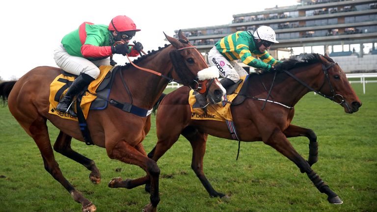 Fakir D'oudairies beats Two For Gold to win the Grade One Ascot Chase