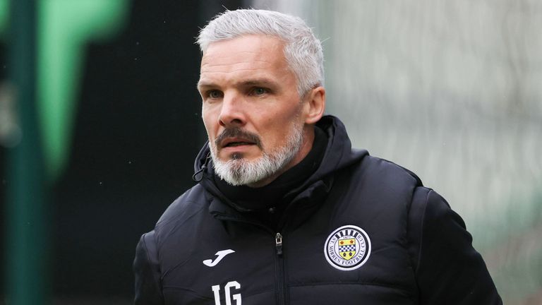 EDINBURGH, SCOTLAND - FEBRUARY 05: St Mirren manager Jim Goodwin during a cinch Premiership match between Hibernian and St Mirren at Easter Road, on February 05, 2022, in Edinburgh, Scotland.  (Photo by Alan Harvey / SNS Group)