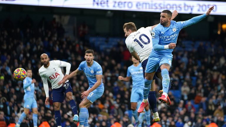 Harry Kane segna un gol nel finale per il Tottenham