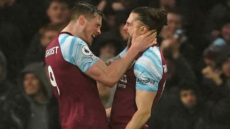 Burnley's Jay Rodriguez (right) celebrates with Wout Weghorst after scoring Burnley's equaliser