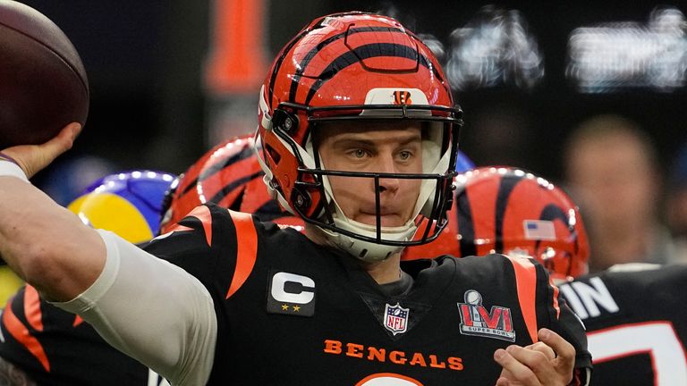 El mariscal de campo de los Cincinnati Bengals, Joe Burrow, llevó al equipo al Super Bowl la temporada pasada, donde fueron derrotados 23-20 por Los Angeles Rams.