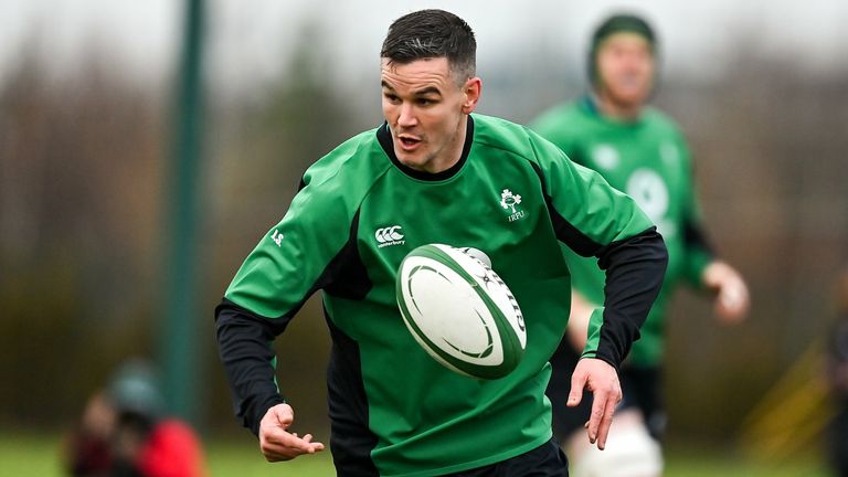 A hamstring strain picked up in training on Wednesday has ruled Johnny Sexton out of the trip to Paris 