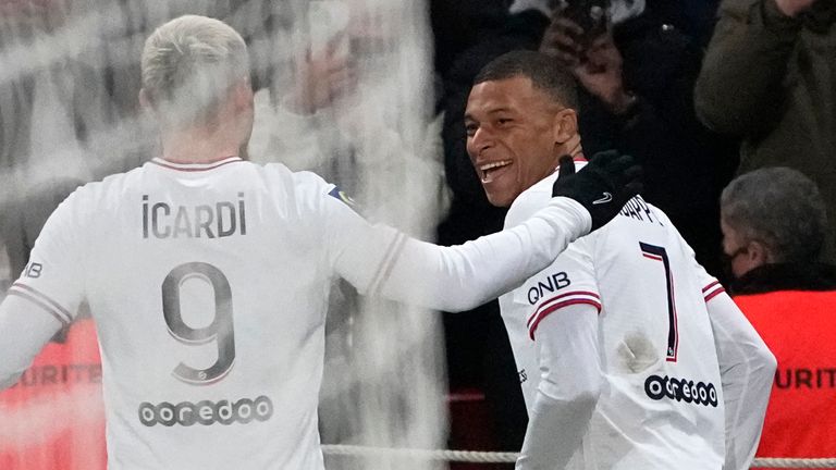 Kylian Mbappe celebrates during PSG&#39;s win