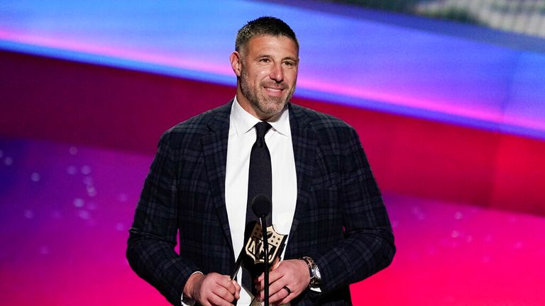 Tennessee Titans' Mike Vrabel named 2021 Coach of the Year | Video | Watch  TV Show | Sky Sports