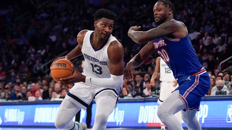 Memphis Grizzlies&#39; Jaren Jackson Jr., left, during the second half of an NBA basketball game against the New York Knicks, Wednesday, Feb. 2, 2022, in New York. The Grizzlies defeated the Knicks 120-108