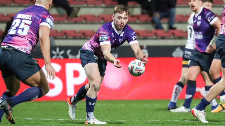 Olly Ashall-Bott marked his Toulouse debut with a try