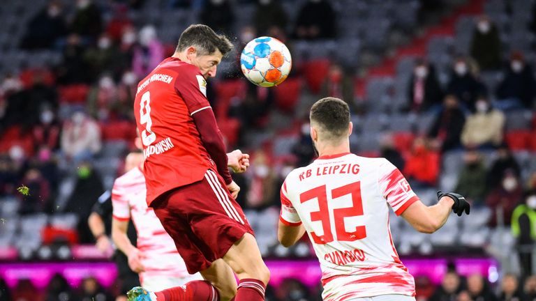 Robert Lewandowski returned to the goals as he eyes another record-breaking season