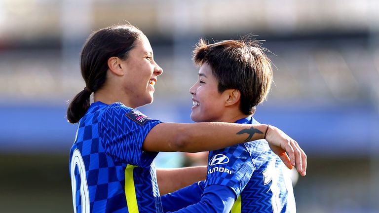 Sam Kerr scored her 14th and 15th Chelsea goals of the season as Chelsea thrashed Leicester
