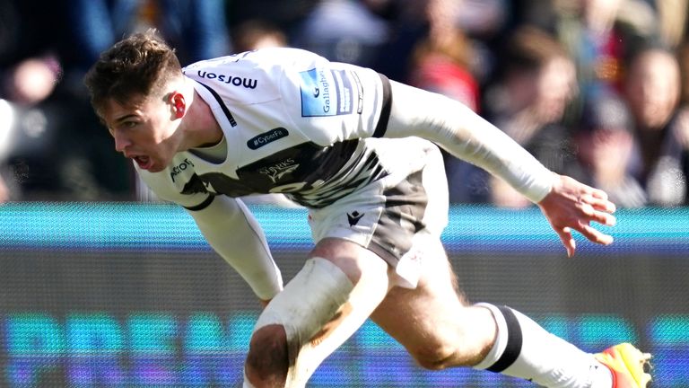 Tom Roebuck scored twice as Sale Sharks secured a superb Premiership win at Harlequins on Sunday