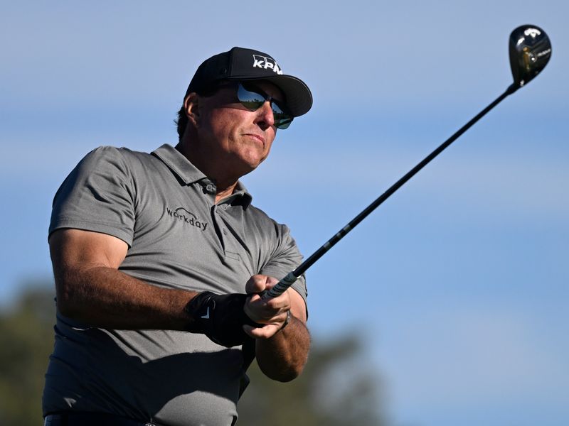 Golf news 2022, Phil Mickelson and top players offered $100M for Super Golf  League