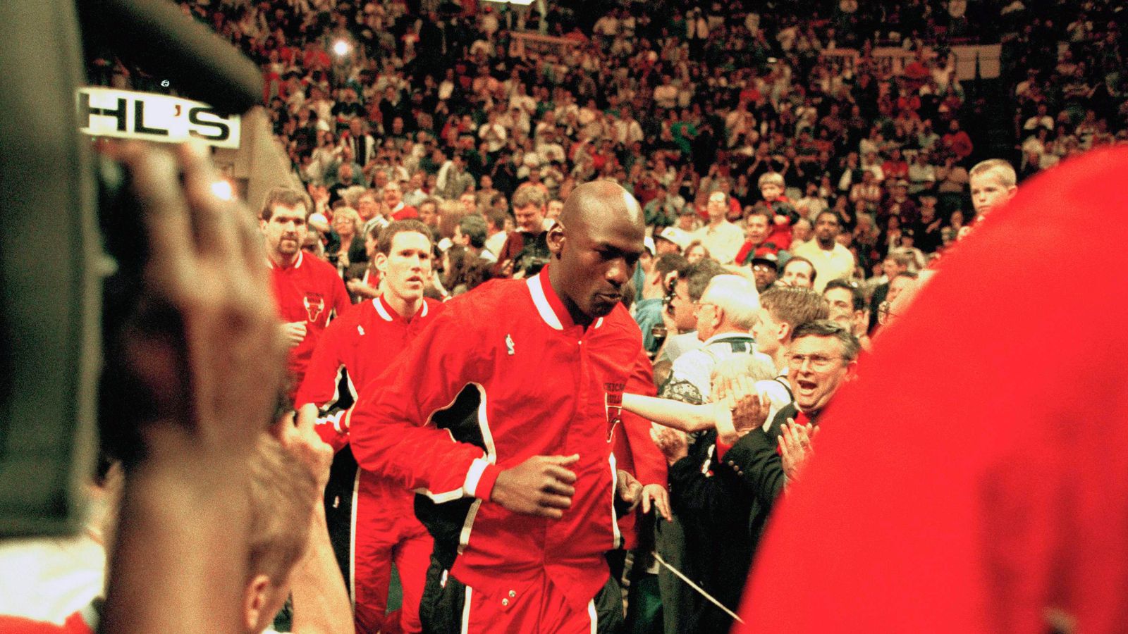 BJ Armstrong: Michael Jordan double-nickel game showed a whole new ...