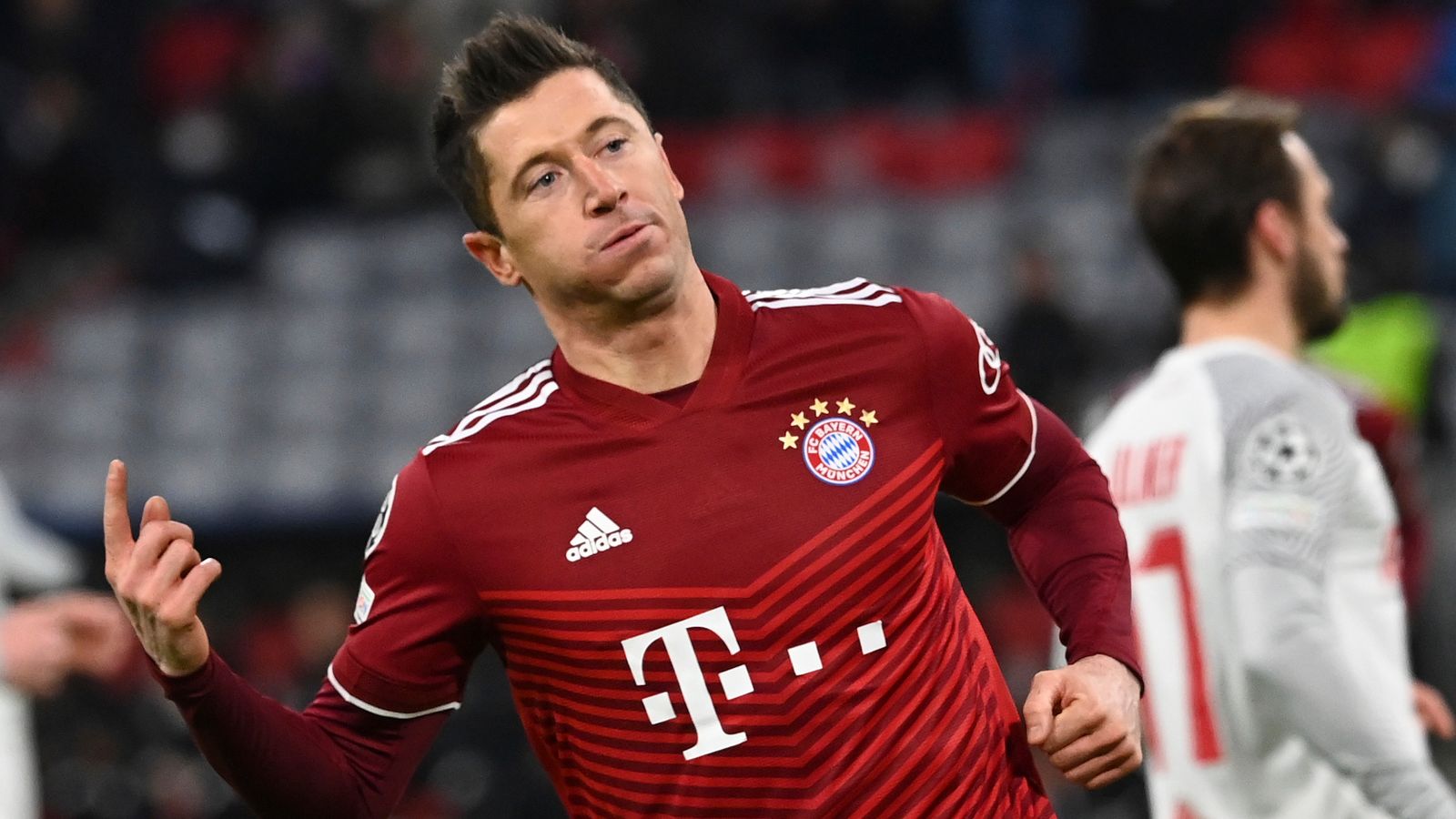 Robert Lewandowski: Bayern Munich want £52m from Barcelona if they are to sell forward