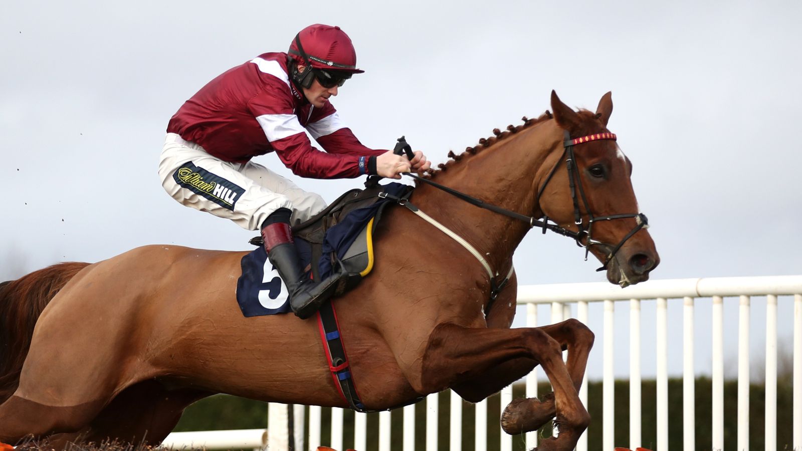 Grimthorpe Handicap Chase: Undersupervision off the mark with Doncaster victory for Nigel and Sam Twiston-Davies