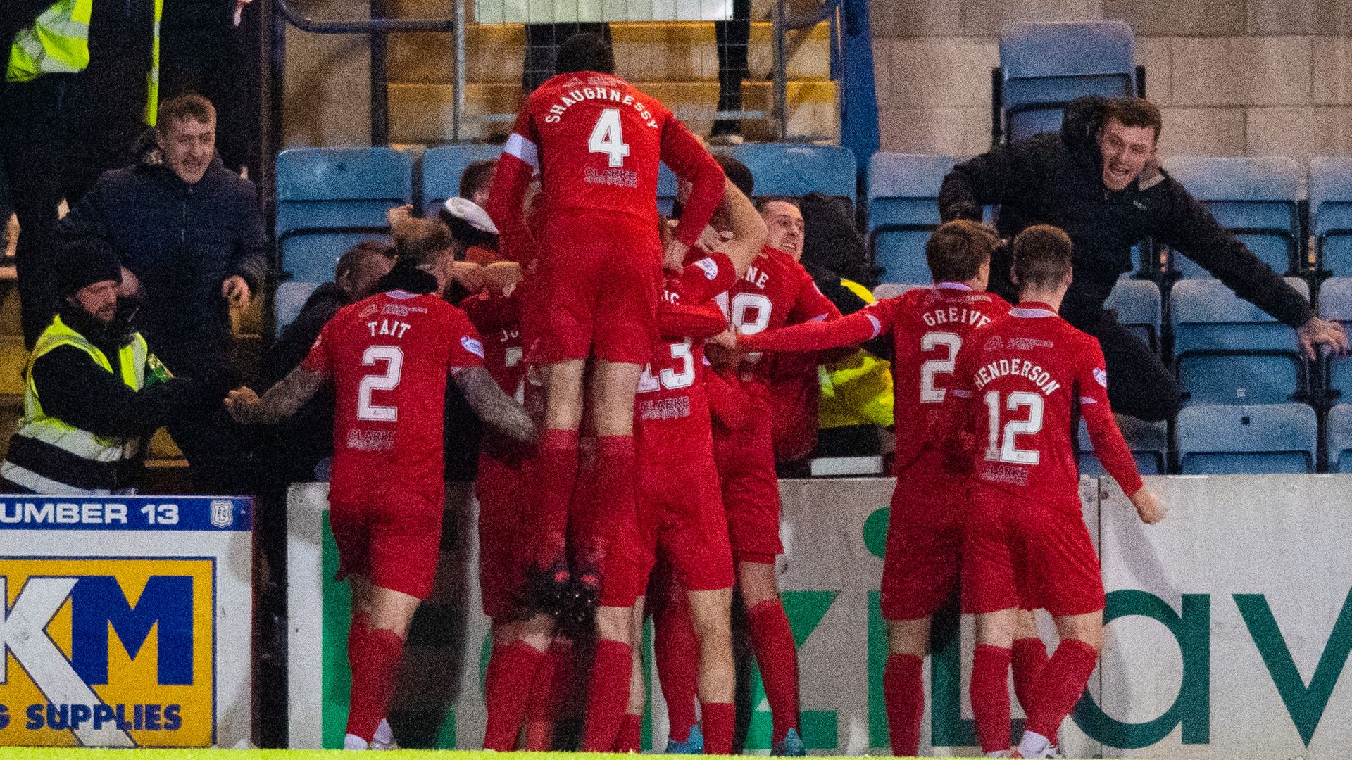 Ronan's last-gasp goal gives St Mirren win at Dundee