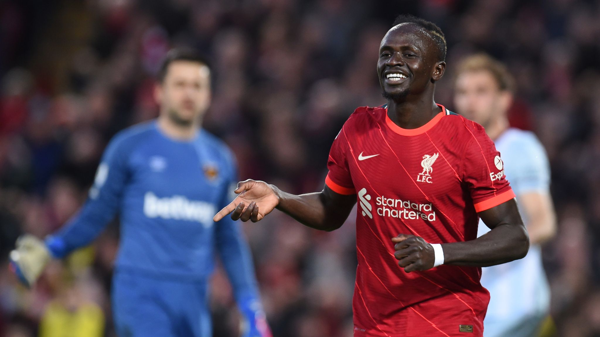 Sadio Mane desperate to join Bayern Munich from Liverpool in the summer transfer window