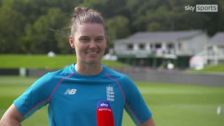 England wicketkeeper Amy Jones says it was important for England to stick together during their losing run at the World Cup