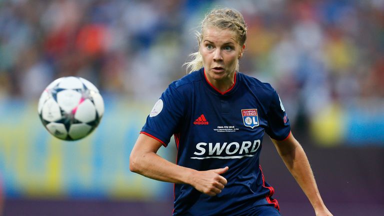 Hegerberg was the first female player to be awarded the Ballon d & # 39; Or
