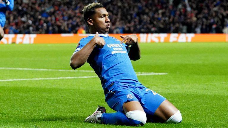 Rangers Alfredo Morelos celebra marcar el segundo gol de sus equipos