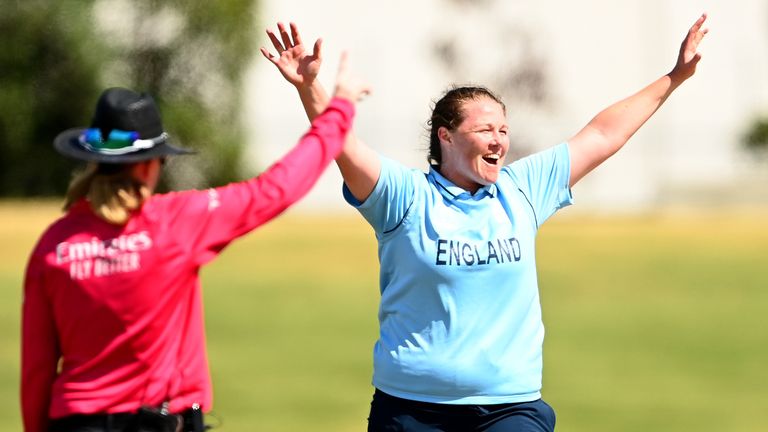 Anya Shrubsole of England celebrates the wicket of Deepti Sharma of India during the 2022 ICC Women's Cricket World Cup match between England and India at Bay Oval 