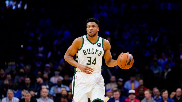 BJ Armstrong thinks defending champions Milwaukee will reach the NBA Finals once again, but he&#39;s backing the Phoenix Suns to triumph this season. Check out the Bucks against the Dallas Mavericks this Sunday at 6pm on Arena and Sky Sports YouTube.