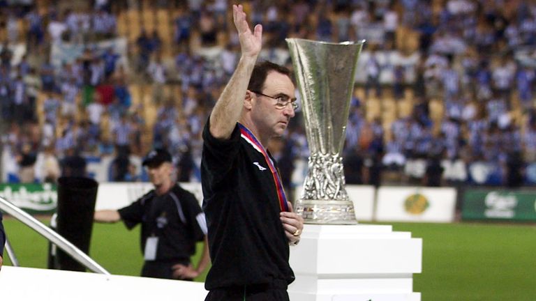 21/05/03 UEFA CUP FINAL.CELTIC v FC PORTO (2-2) (2-3 aet).SEVILLE - SPAIN.Dejection for Celtic manager Martin O&#39;Neill