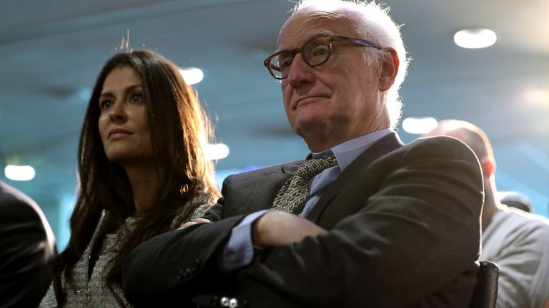 Es poco probable que la directora del Chelsea Marina Granovskaia (izquierda) y el presidente Bruce Buck (derecha) se queden