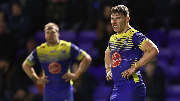 Picture by Paul Currie/SWpix.com - 04/03/2022 - Rugby League - Betfred Super League Round 4 - Warrington Wolves v Catalans Dragons - Halliwell Jones Stadium, Warrington, England - Warrington Wolves' George Williams looks dejected 