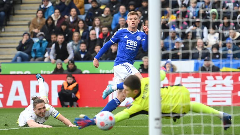 Harvey Barnes scores for Leicester City