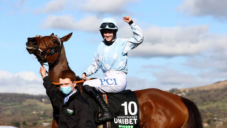 Honeysuckle dan Rachael Blackmore setelah memenangkan Champion Hurdle tahun lalu