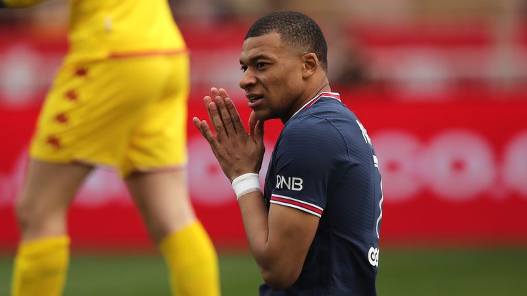Kylian Mbappe fluffed his lines with PSG&#39;s best chance in their defeat at Monaco