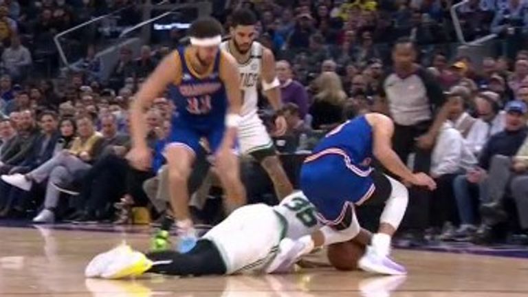The Golden State Warriors described the Marcus Smart challenge that led to Stephen Curry&#39;s injury as &#39;dangerous&#39; and &#39;unnecessary&#39;.